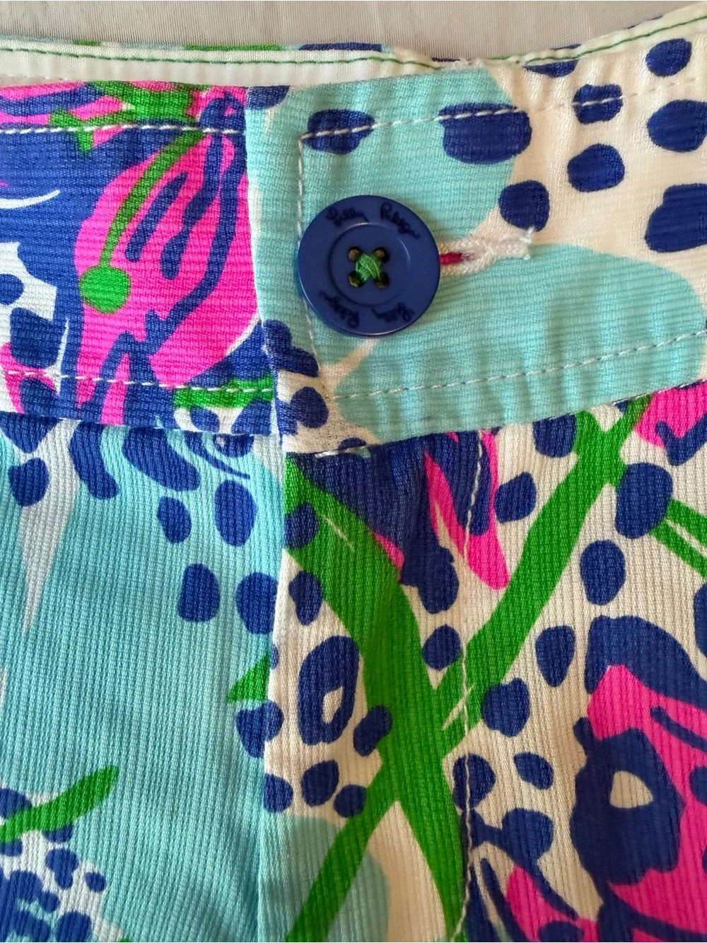 Lilly Pulitzer In The Garden Callahan shorts women’s size‎ 4 vibrant 5” inseam